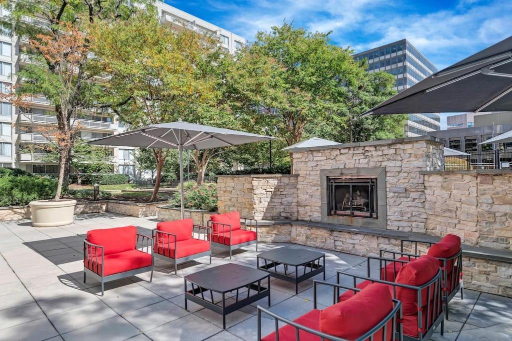 Style And Convenience Apartment At Crystal City Arlington Eksteriør bilde