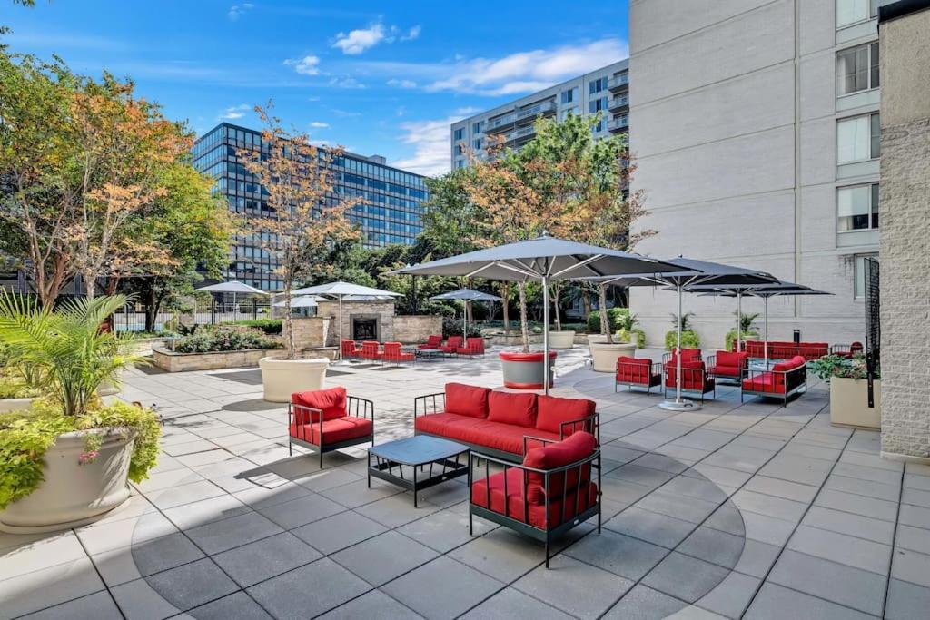 Style And Convenience Apartment At Crystal City Arlington Eksteriør bilde