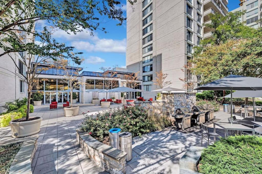 Style And Convenience Apartment At Crystal City Arlington Eksteriør bilde